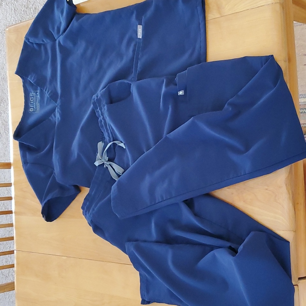 Figs set Casma & Yola in Navy